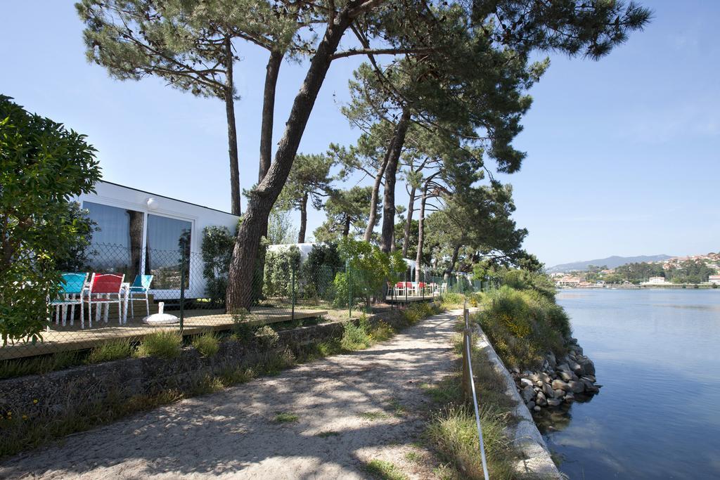 Camping Bayona Playa Sabaris Exterior photo